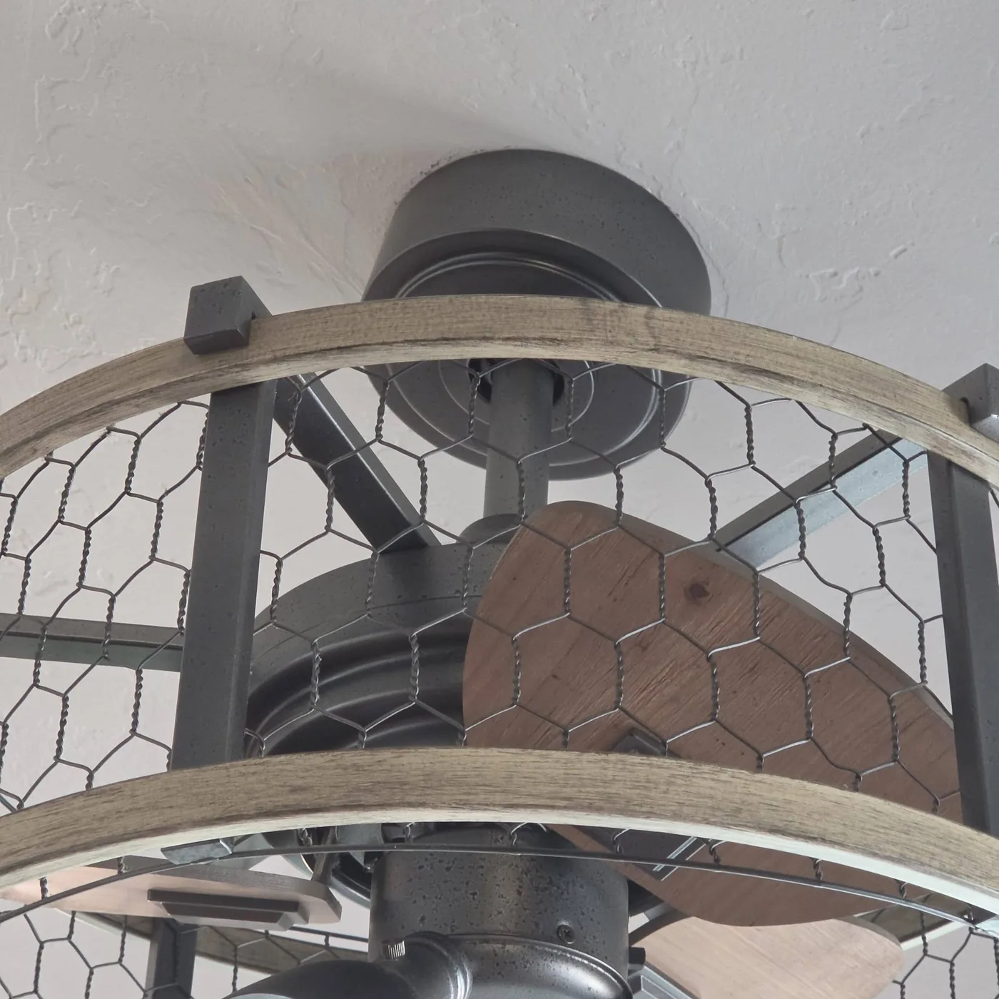 Ceiling fan upper detail